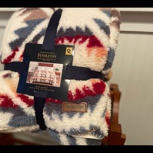 Pendleton fleece Queen blanket